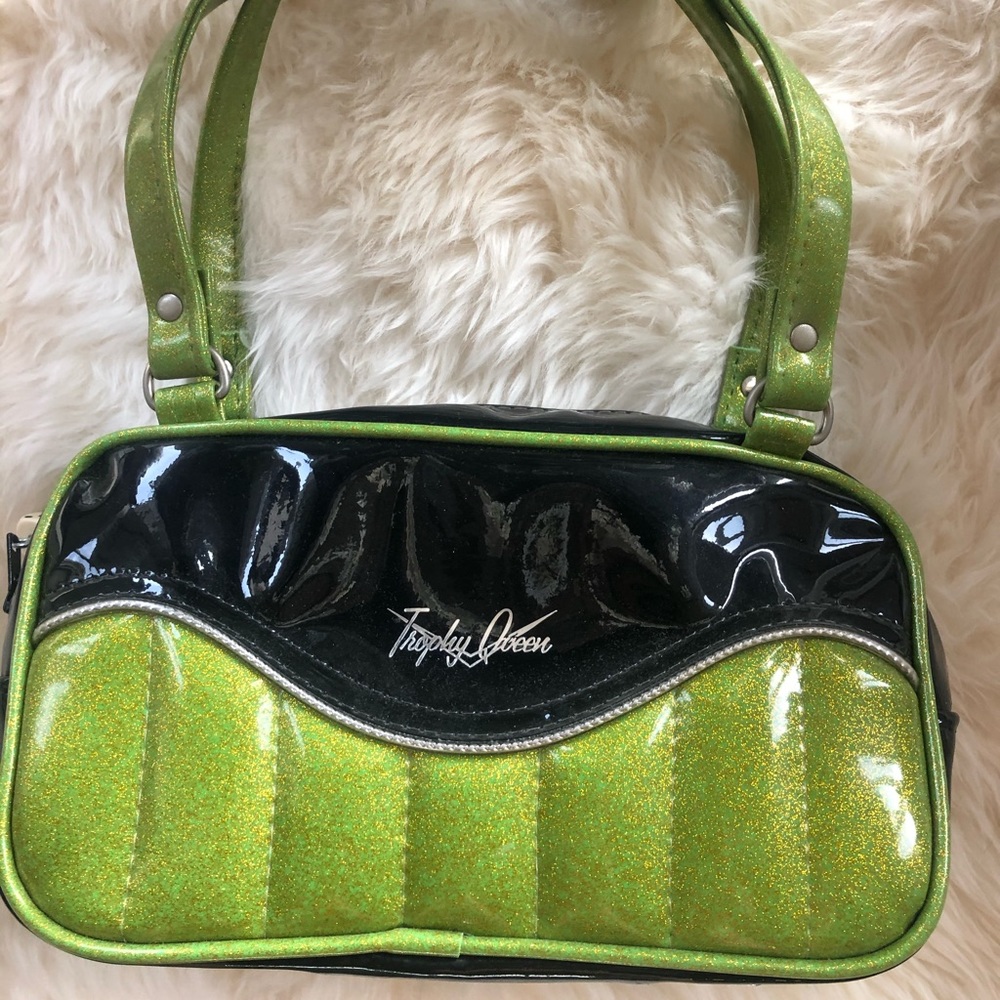 Trophy queen purse